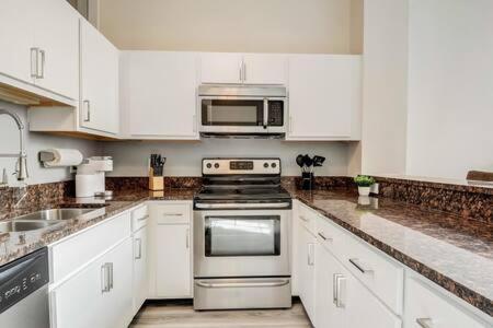 Cozysuites - 2Br With Direct Skybridge Access #5 Indianapolis Extérieur photo