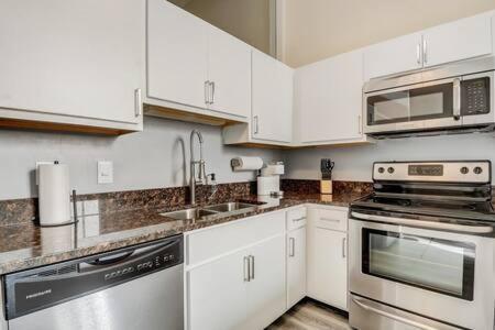 Cozysuites - 2Br With Direct Skybridge Access #5 Indianapolis Extérieur photo