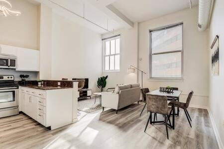 Cozysuites - 2Br With Direct Skybridge Access #5 Indianapolis Extérieur photo
